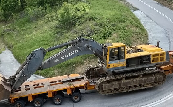 transport ponadnormatywny koparki gąsienicowej