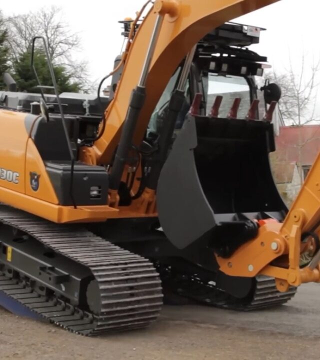 Transport koparki Case CX 130 z Madley do Częstochowy