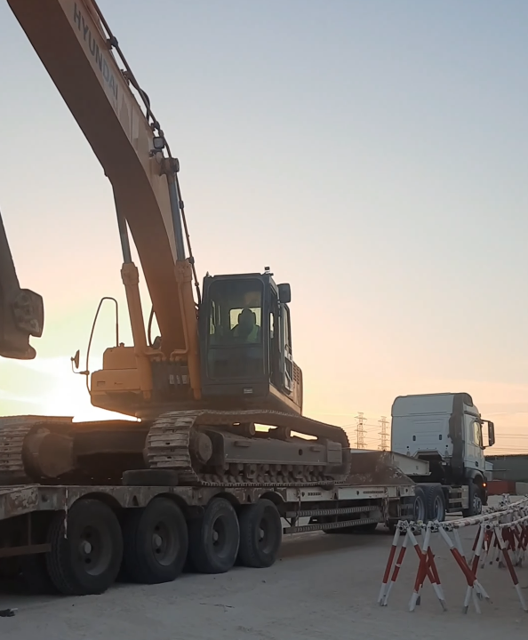 Transport koparki Hyundai 450 – Veldhoven-Pustków
